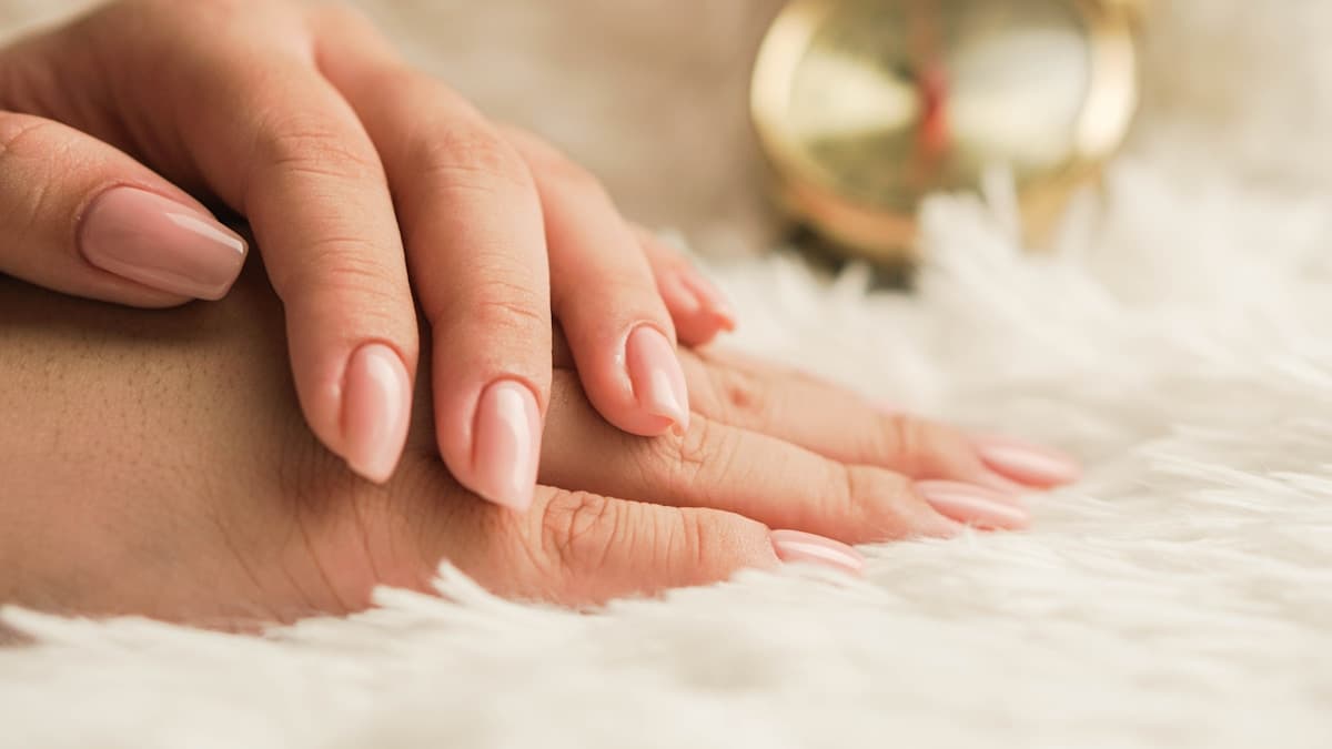 Manicure & pedicure finish